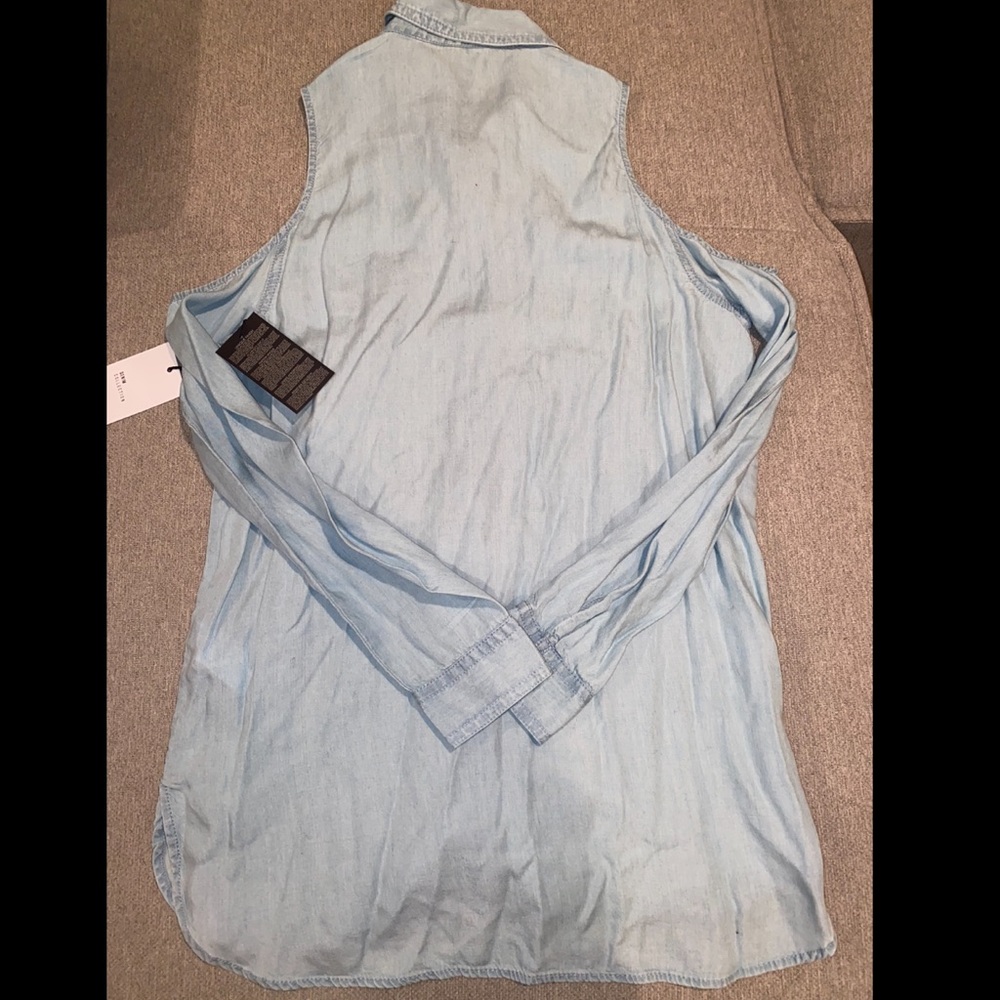NWT Forever 21 Light Denim Button Up Size Small - Picture 6 of 6